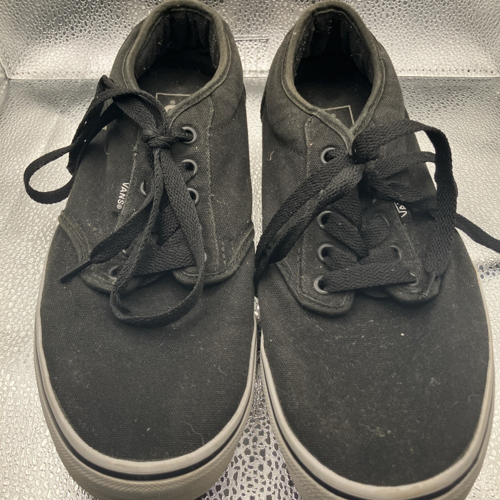 Classic Vans Mens Size 10 Black Skateboarding Shoes